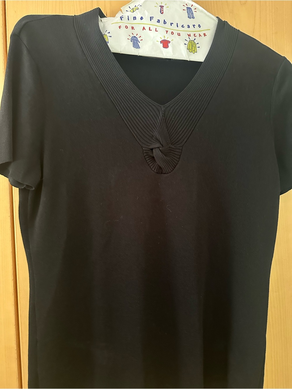 Notations Black Short-Sleeve Knot V-Neck Women's Top